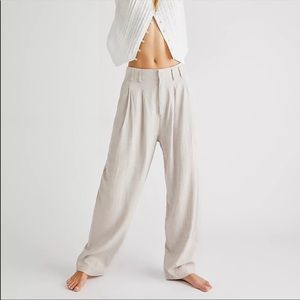 Free People- Calla Pleated Trousers